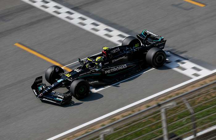 Mercedes - Lewis Hamilton